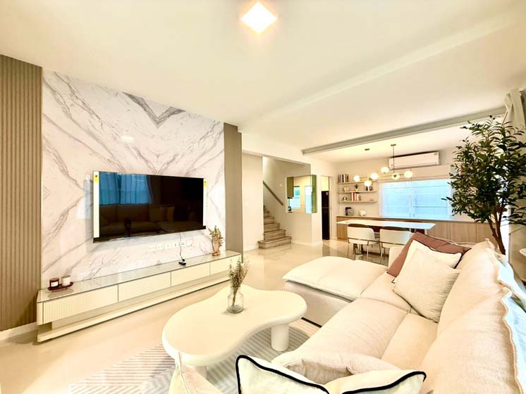 House with Shared Pool for rent in Bangnatrad